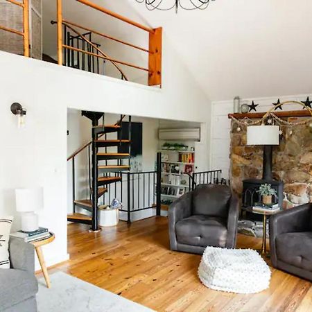 Hot Tub Charming & Chic Mountain Gem On Sleepy Creek Villa Berkeley Springs Kültér fotó
