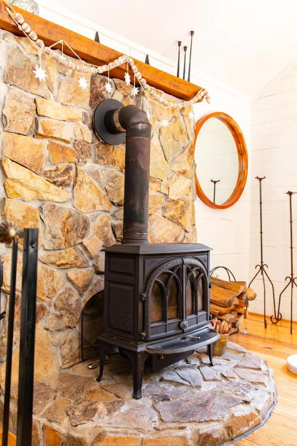 Hot Tub Charming & Chic Mountain Gem On Sleepy Creek Villa Berkeley Springs Kültér fotó